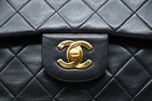 Load image into Gallery viewer, CHANEL シャネル マトラッセ25 Wフラップ Wチェーンショルダーバッグ 3番台 ココマーク ラムスキン ブラック 美品 中古 4b012304