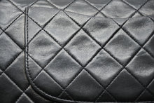Load image into Gallery viewer, CHANEL シャネル マトラッセ25 Wフラップ Wチェーンショルダーバッグ 3番台 ココマーク ラムスキン ブラック 美品 中古 4b012304