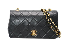 Load image into Gallery viewer, CHANEL シャネル フルフラップ ミニマトラッセ19 Sチェーンショルダーバッグ A2300 1番台 ココマーク ラムスキン ゴールド金具 美品 中古 4b012305