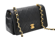 Load image into Gallery viewer, CHANEL シャネル フルフラップ ミニマトラッセ19 Sチェーンショルダーバッグ A2300 1番台 ココマーク ラムスキン ゴールド金具 美品 中古 4b012305