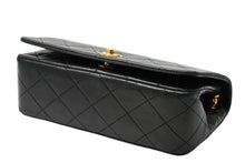 Load image into Gallery viewer, CHANEL シャネル フルフラップ ミニマトラッセ19 Sチェーンショルダーバッグ A2300 1番台 ココマーク ラムスキン ゴールド金具 美品 中古 4b012305