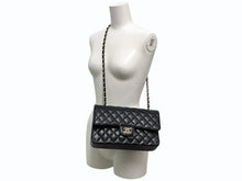 Load image into Gallery viewer, 極美品 CHANEL シャネル マトラッセ25 Wフラップ Wチェーンショルダーバッグ ランダム番台 ココマーク キャビアスキン ブラック 中古 4b012306