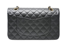 Load image into Gallery viewer, 極美品 CHANEL シャネル マトラッセ25 Wフラップ Wチェーンショルダーバッグ ランダム番台 ココマーク キャビアスキン ブラック 中古 4b012306