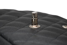 Load image into Gallery viewer, 極美品 CHANEL シャネル デカマトラッセ30 Wフラップ Wチェーンショルダーバッグ 20番台 ココマーク キャビアスキン シルバー金具 中古 4b012307
