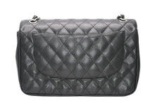 Load image into Gallery viewer, 極美品 CHANEL シャネル デカマトラッセ30 Wフラップ Wチェーンショルダーバッグ 20番台 ココマーク キャビアスキン シルバー金具 中古 4b012307