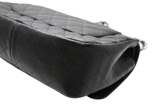 Load image into Gallery viewer, 極美品 CHANEL シャネル デカマトラッセ30 Wフラップ Wチェーンショルダーバッグ 20番台 ココマーク キャビアスキン シルバー金具 中古 4b012307