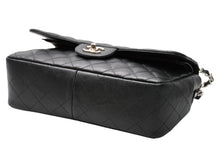 Load image into Gallery viewer, 極美品 CHANEL シャネル デカマトラッセ30 Wフラップ Wチェーンショルダーバッグ 20番台 ココマーク キャビアスキン シルバー金具 中古 4b012307