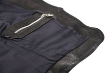 Load image into Gallery viewer, CHROME HEARTS クロムハーツ レザーベスト サイズM クロスボールボタン ブラック 美品 中古 4b012310