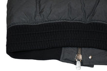 Load image into Gallery viewer, YVES SAINT LAURENT イヴ サンローラン ダウンベスト サイズ46 291930 グレー ネイビー ブラック 美品 中古 4b012360