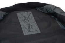 Load image into Gallery viewer, YVES SAINT LAURENT イヴ サンローラン ダウンベスト サイズ46 291930 グレー ネイビー ブラック 美品 中古 4b012360