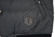 Load image into Gallery viewer, YVES SAINT LAURENT イヴ サンローラン ダウンベスト サイズ46 291930 グレー ネイビー ブラック 美品 中古 4b012360