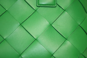 BOTTEGAVENETA ボッテガヴェネタ イントレチャート ハンドバッグ グリーン カーフ ゴールド金具 美品 中古 4b012367