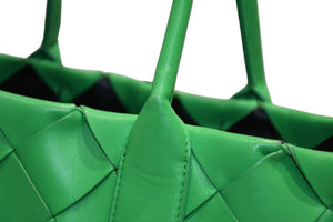 BOTTEGAVENETA ボッテガヴェネタ イントレチャート ハンドバッグ グリーン カーフ ゴールド金具 美品 中古 4b012367