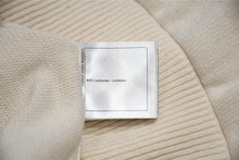 画像をギャラリービューアに読み込む, CHANEL シャネル LA PAUSA フーディー パーカー P60445K46041 サイズ46 ココマーク カシミヤ アイボリー 良品 中古 4b012376