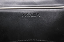 Load image into Gallery viewer, PRADA プラダ ボーリング ハンドバッグ BL0049 ブラック ホワイト レザー シルバー金具 美品 中古 4b012435