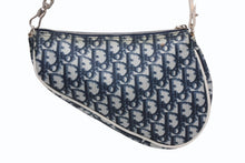 Load image into Gallery viewer, Christian Dior クリスチャンディオール サドルポーチ アクセサリーポーチ CM0044 ネイビー トロッター柄 ガリアーノ期 美品 中古 4b012436