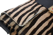 Load image into Gallery viewer, FENDI フェンディ マンマバケット ワンショルダーバッグ 26424 ハラコ レザー ブラウン ゴールド金具 美品 中古 4b012438