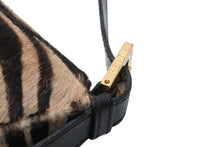 Load image into Gallery viewer, FENDI フェンディ マンマバケット ワンショルダーバッグ 26424 ハラコ レザー ブラウン ゴールド金具 美品 中古 4b012438
