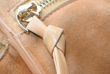 Load image into Gallery viewer, 極美品 BOTTEGAVENETA ボッテガヴェネタ ダブルポケット ワンショルダーバッグ ブラウン スウェード ゴールド金具 中古 4b012453