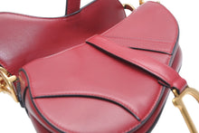 Load image into Gallery viewer, 極美品 CHRISTIAN DIOR クリスチャンディオール ワンショルダーバッグ サドルバッグ 09-MA-0119 イタリア製 レザー ボルドー ゴールド金具 中古 4b012464
