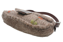 画像をギャラリービューアに読み込む, FENDI フェンディ マンマバケット ワンショルダーバッグ 16059 ウール レザー ブラウン 刺繍 シルバー金具 美品 中古 4b012466