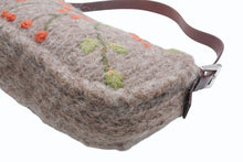 画像をギャラリービューアに読み込む, FENDI フェンディ マンマバケット ワンショルダーバッグ 16059 ウール レザー ブラウン 刺繍 シルバー金具 美品 中古 4b012466