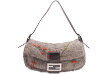 画像をギャラリービューアに読み込む, FENDI フェンディ マンマバケット ワンショルダーバッグ 16059 ウール レザー ブラウン 刺繍 シルバー金具 美品 中古 4b012466