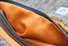 画像をギャラリービューアに読み込む, FENDI フェンディ マンマバケット ワンショルダーバッグ 16059 ウール レザー ブラウン 刺繍 シルバー金具 美品 中古 4b012466