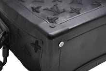 Load image into Gallery viewer, LOUIS VUITTON ルイヴィトン ショルダーバッグ ソフトトランク M53964 メッシュ レザー ブラック 美品 中古 4b012484