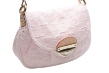 Load image into Gallery viewer, 極美品 LOUIS VUITTON ルイヴィトン サンセット ワンショルダーバッグ M13347 モノグラム デニム レザー ピンク ゴールド金具 中古 4b012490