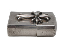 Load image into Gallery viewer, CHROME HEARTS クロムハーツ スモールCHクロス ジッポライター 重量134.6g シルバー925 2000/sterling刻印 美品 中古 4b012500