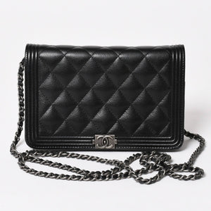 Very Good Condition CHANEL Boy Chanel Chain Shoulder Bag No. 25 Caviar Skin Coco Mark Black Silver Hardware Used 4a005111