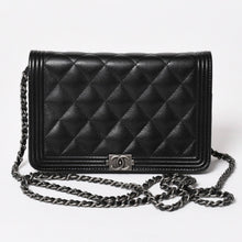 画像をギャラリービューアに読み込む, 極美品 CHANEL シャネル ボーイシャネル チェーンショルダーバッグ 25番台 キャビアスキン ココマーク ブラック シルバー金具 中古 4a005111