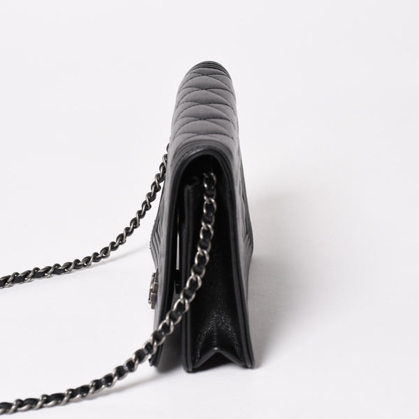 Very Good Condition CHANEL Boy Chanel Chain Shoulder Bag No. 25 Caviar Skin Coco Mark Black Silver Hardware Used 4a005111