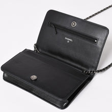 画像をギャラリービューアに読み込む, 極美品 CHANEL シャネル ボーイシャネル チェーンショルダーバッグ 25番台 キャビアスキン ココマーク ブラック シルバー金具 中古 4a005111