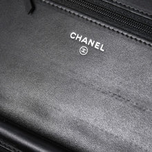 画像をギャラリービューアに読み込む, 極美品 CHANEL シャネル ボーイシャネル チェーンショルダーバッグ 25番台 キャビアスキン ココマーク ブラック シルバー金具 中古 4a005111