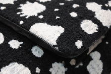 Load image into Gallery viewer, 極美品 CHANEL シャネル チェーンショルダーバッグ 21番台 ココマーク ツイード ペイント スプラッター ブラック シルバー金具 中古 4b012508