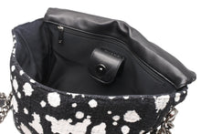 Load image into Gallery viewer, 極美品 CHANEL シャネル チェーンショルダーバッグ 21番台 ココマーク ツイード ペイント スプラッター ブラック シルバー金具 中古 4b012508