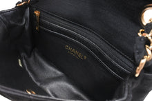 Load image into Gallery viewer, CHANEL シャネル ミニマトラッセ19 Sフラップ Sチェーンショルダーバッグ 19番台 ココマーク コットンジャージー ブラック 美品 中古 4b012512
