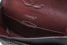 Load image into Gallery viewer, 極美品 CHANEL シャネル マトラッセ25 Wフラップ Wチェーンショルダーバッグ 15番台 ココマーク キャビアスキン ブラック 中古 4b012513