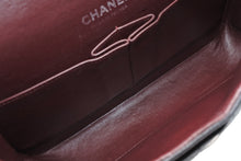 Load image into Gallery viewer, 極美品 CHANEL シャネル マトラッセ25 Wフラップ Wチェーンショルダーバッグ 15番台 ココマーク キャビアスキン ブラック 中古 4b012513