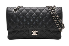 Load image into Gallery viewer, 極美品 CHANEL シャネル マトラッセ25 Wフラップ Wチェーンショルダーバッグ 15番台 ココマーク キャビアスキン ブラック 中古 4b012513
