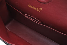 Load image into Gallery viewer, CHANEL シャネル マトラッセ25 Wフラップ Wチェーンショルダーバッグ A01112 2番台 ココマーク ラムスキン ブラック 美品 中古 4b012514