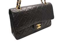 Load image into Gallery viewer, CHANEL シャネル マトラッセ25 Wフラップ Wチェーンショルダーバッグ A01112 2番台 ココマーク ラムスキン ブラック 美品 中古 4b012514