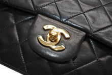 Load image into Gallery viewer, CHANEL シャネル マトラッセ25 Wフラップ Wチェーンショルダーバッグ A01112 2番台 ココマーク ラムスキン ブラック 美品 中古 4b012514