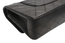 Load image into Gallery viewer, CHANEL シャネル マトラッセ25 Wフラップ Wチェーンショルダーバッグ A01112 2番台 ココマーク ラムスキン ブラック 美品 中古 4b012514
