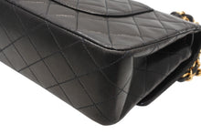 Load image into Gallery viewer, CHANEL シャネル マトラッセ25 Wフラップ Wチェーンショルダーバッグ A01112 2番台 ココマーク ラムスキン ブラック 美品 中古 4b012514