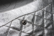 Load image into Gallery viewer, 極美品 CHANEL シャネル 2.55 ラージ Wフラップ Wチェーンショルダーバッグ A37590 11番台 ココマーク エイジドカーフ シルバー 中古 4b012515