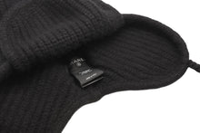 Load image into Gallery viewer, 新品未使用 CHANEL シャネル COCO NEIGE ココ ネージュ フライトキャップ AAB271 ココマーク カシミヤ シルク 中古 4b012516
