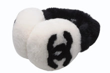 Load image into Gallery viewer, 極美品 CHANEL シャネル COCO NEIGE ココ ネージュ イヤーマフ AAB261 ココマーク ラムシアリング ホワイト ブラック 中古 4b012518